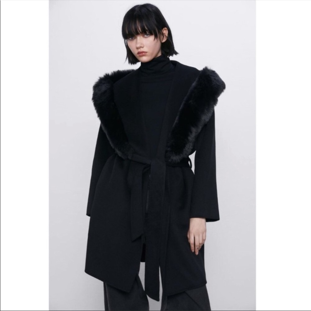 TRADE/🔥Zara wool blend coat with faux fur collar.